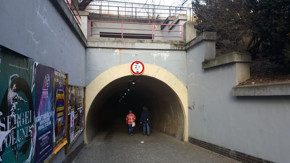 Vstup do tunelu ze Žižkova
