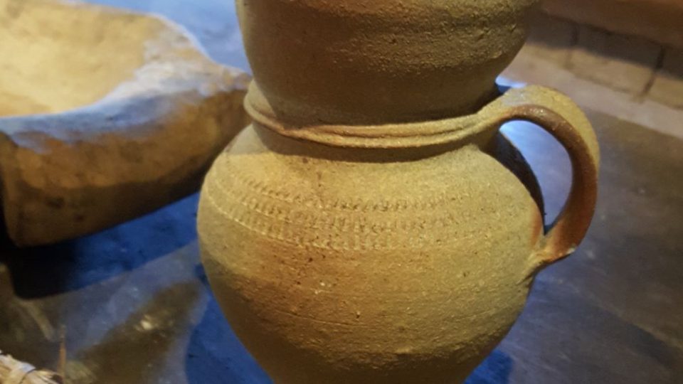 Přesná replika středověké keramiky